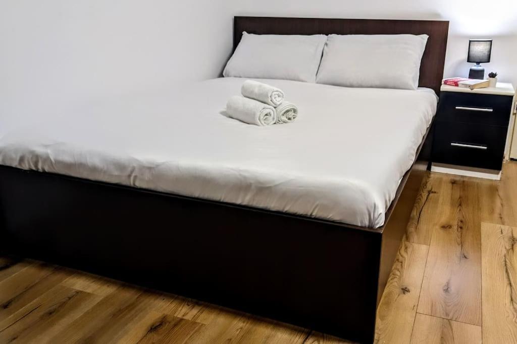 Cosy One Bedroom Flat With Free Parking & Wifi Cluj-Napoca Luaran gambar