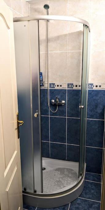 Cosy One Bedroom Flat With Free Parking & Wifi Cluj-Napoca Luaran gambar
